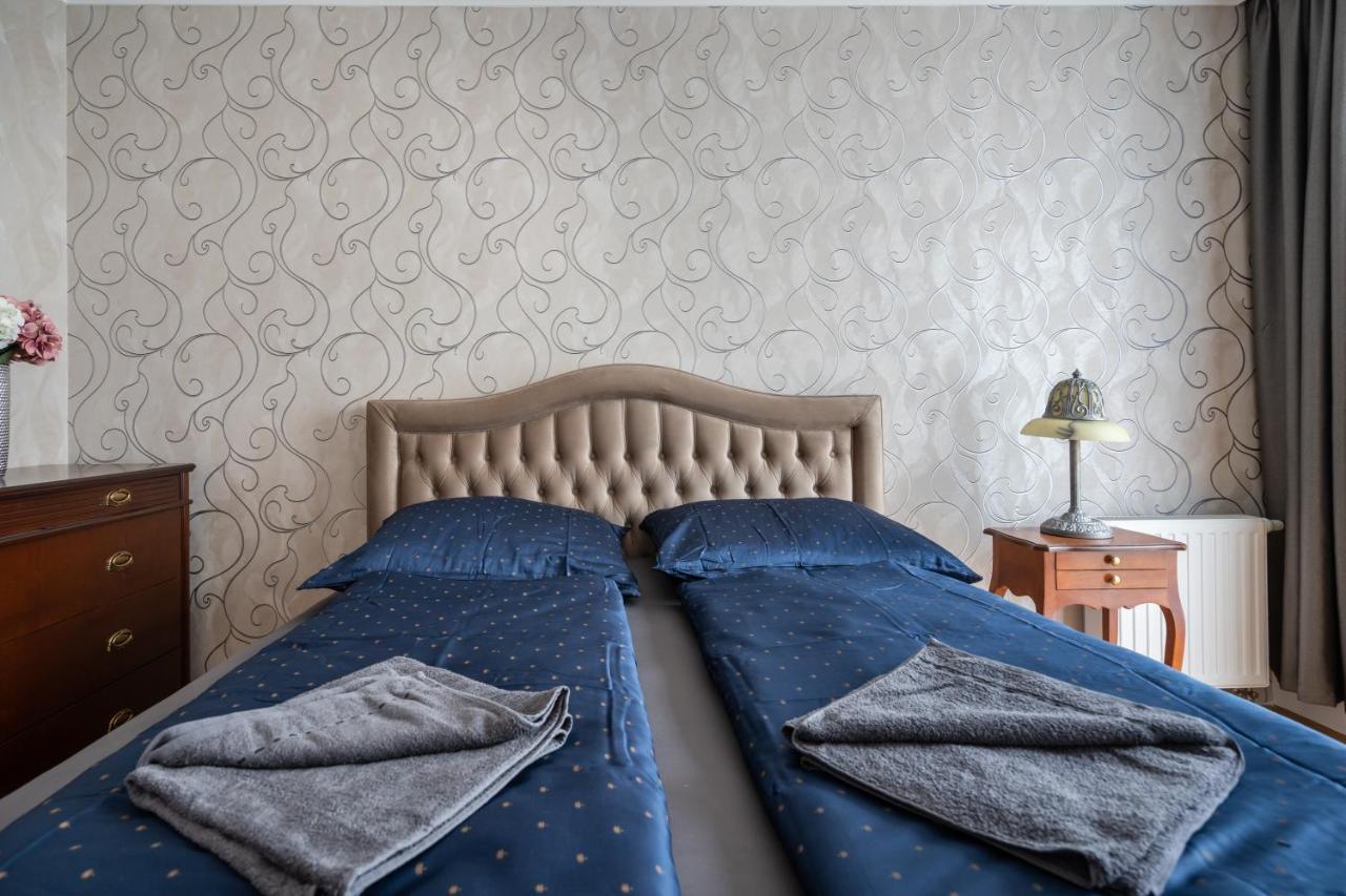 Penthouse Three Bedrooms, Three Balconies Apartment With Free Parking In Kiraly Street Budapest Exterior foto
