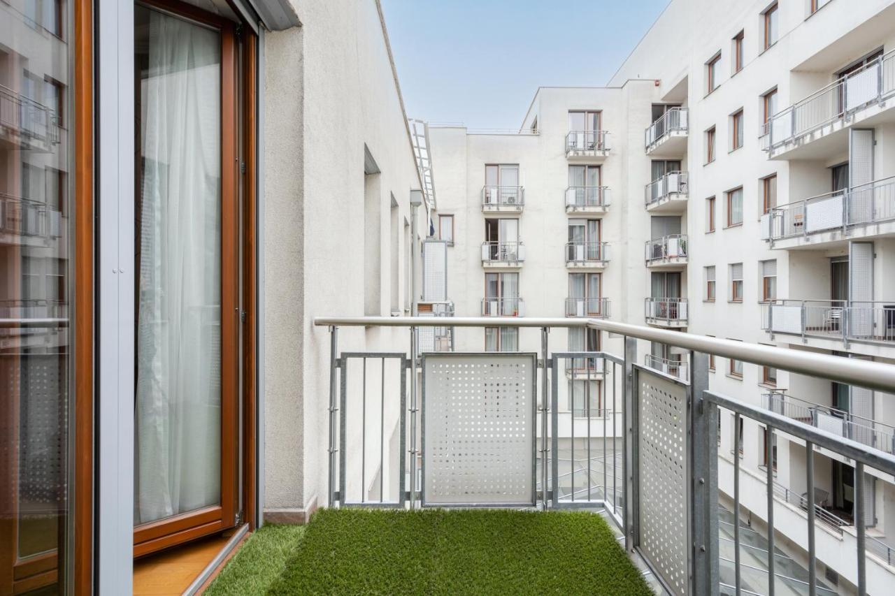 Penthouse Three Bedrooms, Three Balconies Apartment With Free Parking In Kiraly Street Budapest Exterior foto
