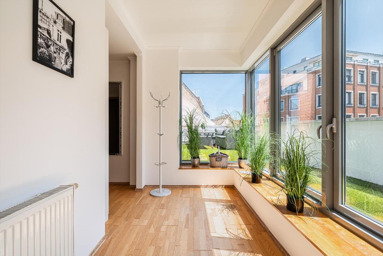 Penthouse Three Bedrooms, Three Balconies Apartment With Free Parking In Kiraly Street Budapest Exterior foto