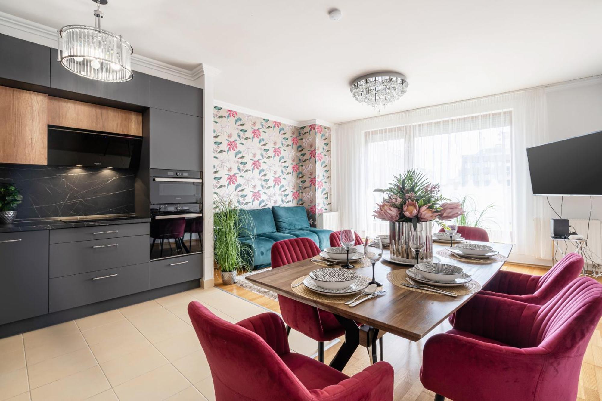 Penthouse Three Bedrooms, Three Balconies Apartment With Free Parking In Kiraly Street Budapest Exterior foto