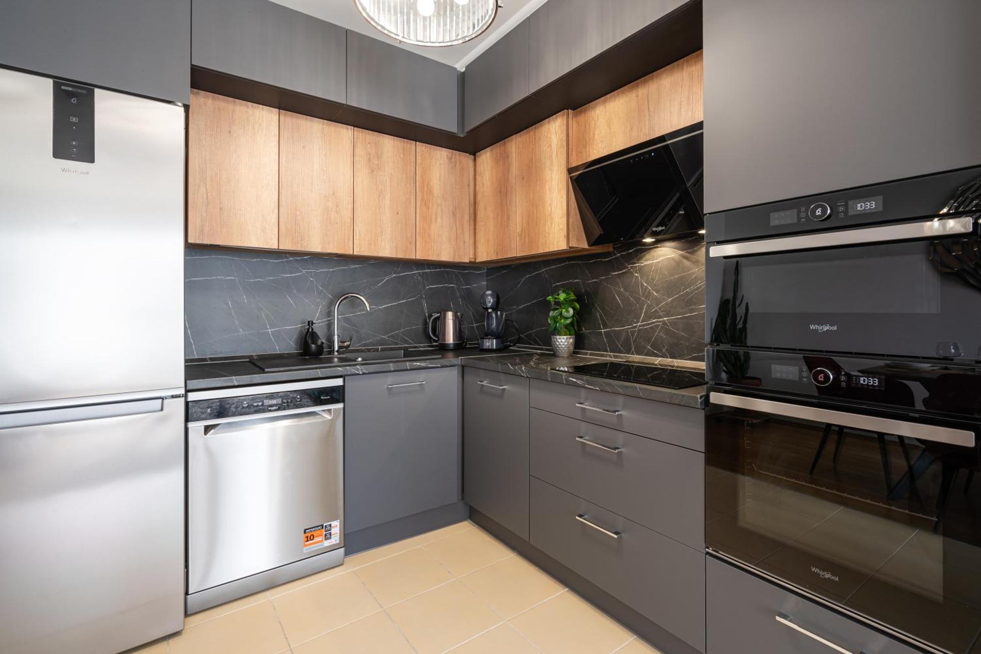 Penthouse Three Bedrooms, Three Balconies Apartment With Free Parking In Kiraly Street Budapest Exterior foto